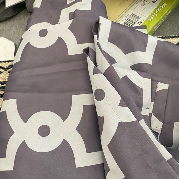 black out curtains - Picture 3 of 6